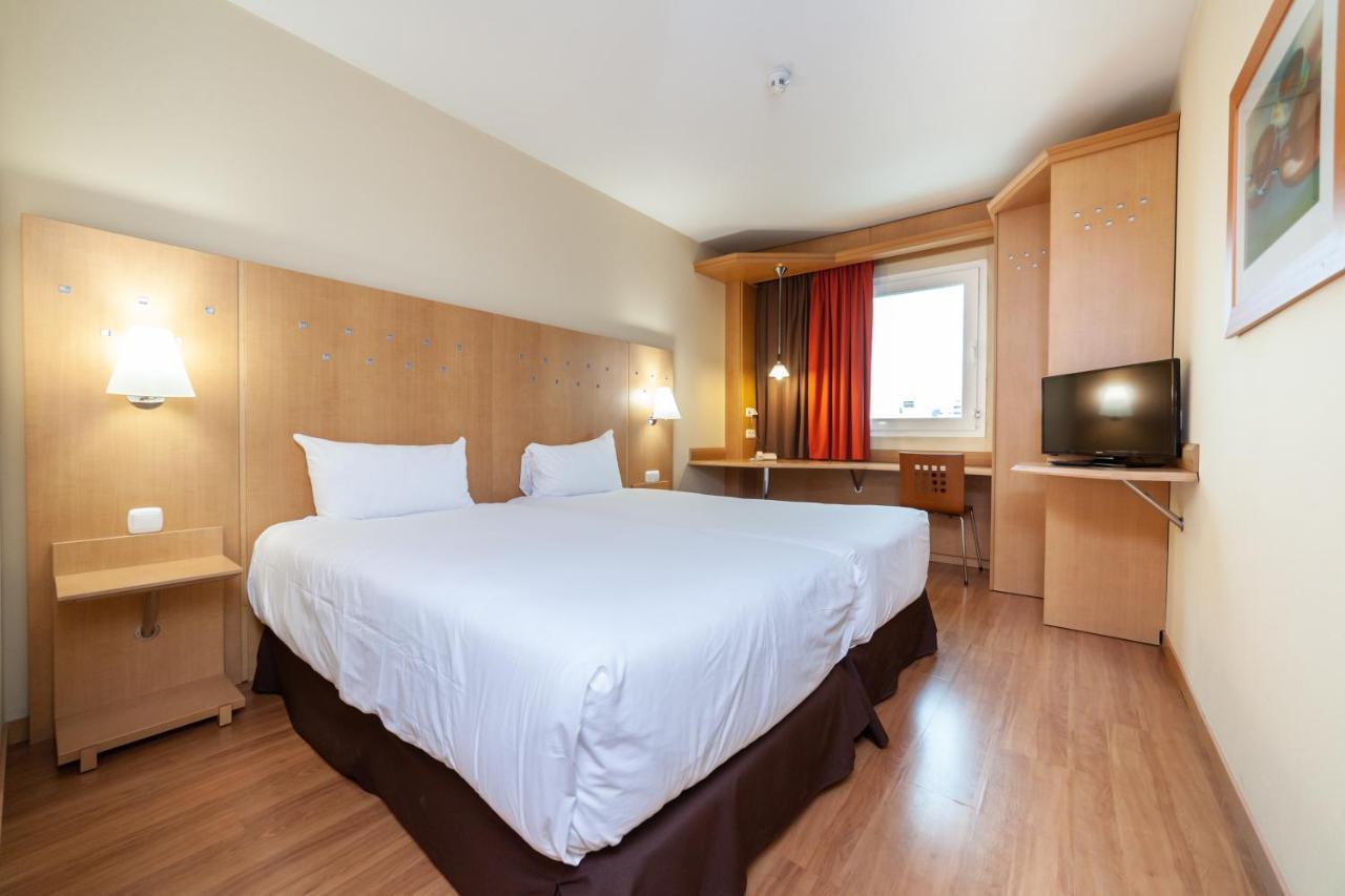 Ibis Alcala De Henares La Garena Hotel Bagian luar foto