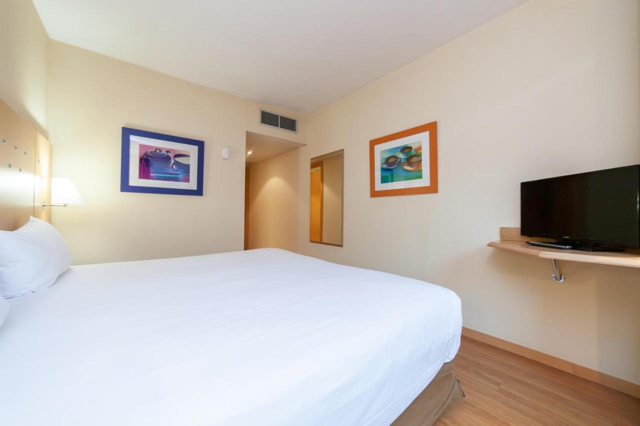 Ibis Alcala De Henares La Garena Hotel Bagian luar foto