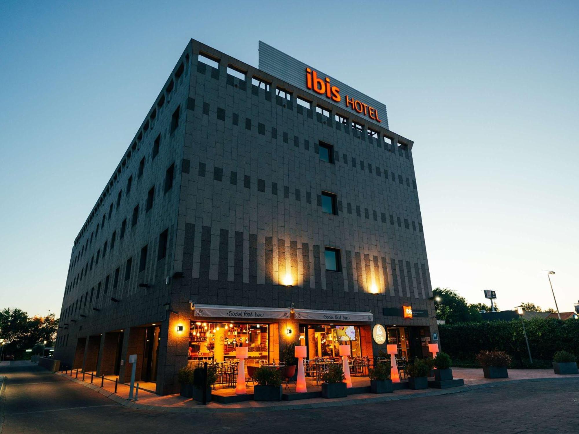 Ibis Alcala De Henares La Garena Hotel Bagian luar foto